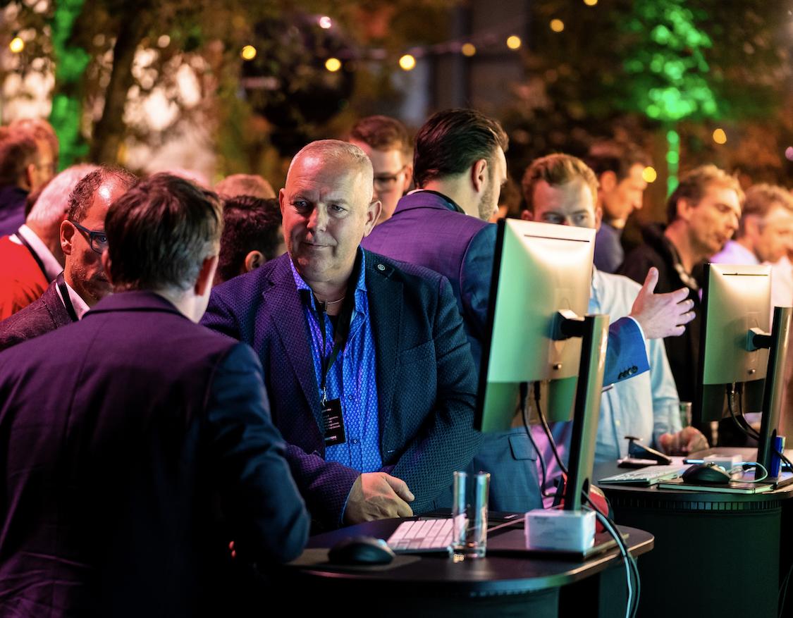 meesterindetuin's tweet image. Het Meesters in de Tuin event is een combinatie van Inspiratie, Kennis en Netwerk. Het enige event waar de absolute top van de tuinbranche in de BeNeLux bij elkaar komt. Een event van Meesters voor Meesters in de tuin. Dit jaar op donderdag 17 oktober. Ben jij erbij?