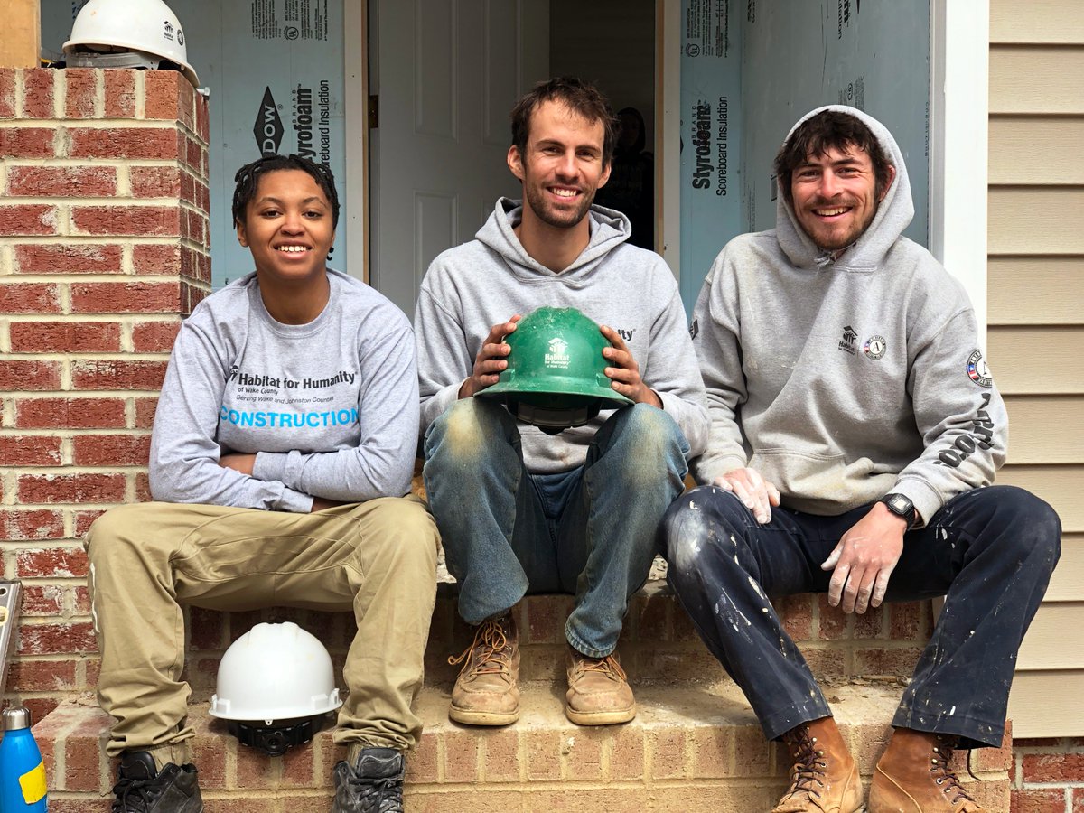 Interested in joining our team? Habitat Wake is currently seeking members for @HFHAmeriCorps. Apply today: bit.ly/2Ke55Ve