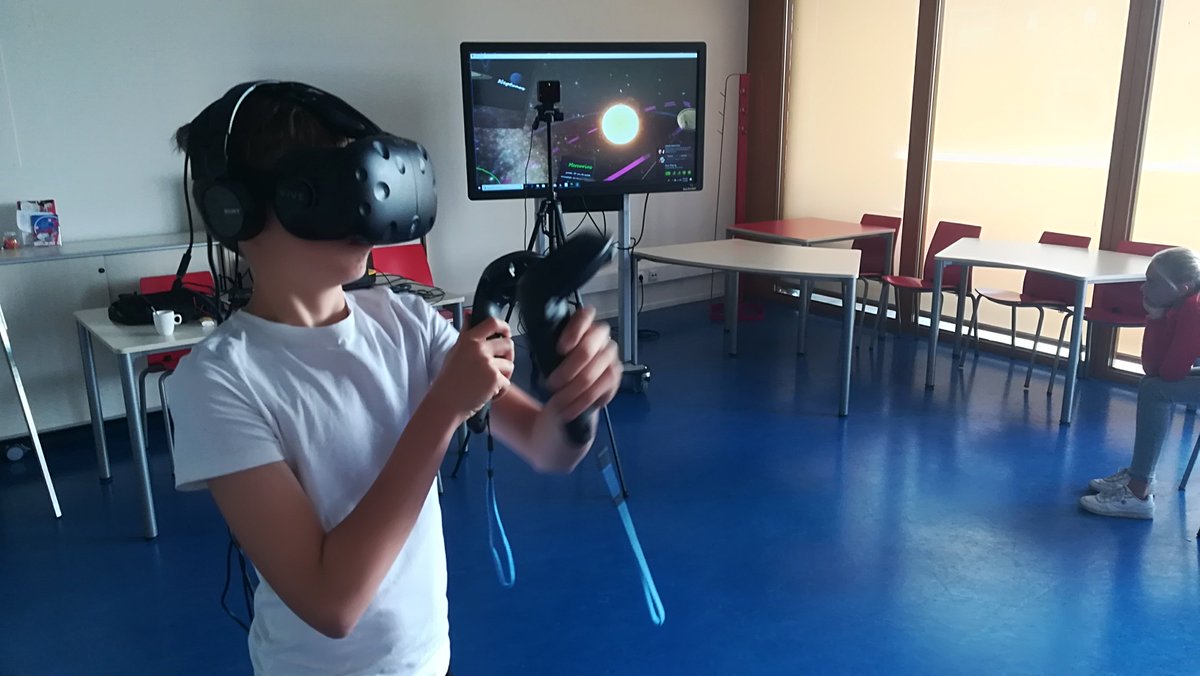leenfaas's tweet photo. Geen groep in het #ELabCLC, vandaag op locatie. Dagje #Planeetwerpen op  #hetslingertouw met het project #VR #Ambion . Dat kan veel vaker en ook over andere onderwerpen! informatie in je mailbox! https://t.co/xHwxVHJa96