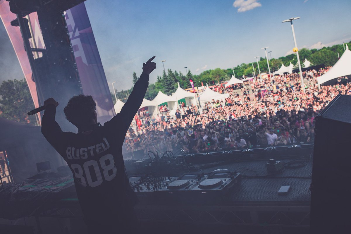 happy Canada day! thank you Edmonton! (📸: @cykmedia)