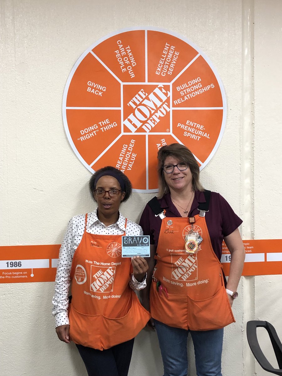 Great customer shoutout to D23/59 associate Letitia for her great customer service and patience!  Way to go Letitia!