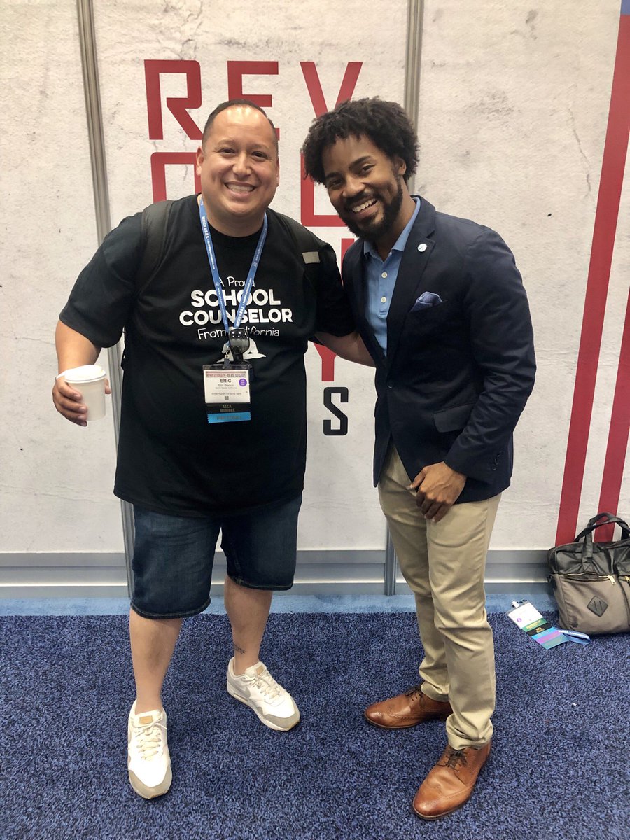 It was great meeting @ASCAtweets SCOY @MrBrianColeman at #ASCA19!
Your energy and unicorn philosophy is Amazing🙌🏽🦄. See you @MyCASC conference in October 2019. #UnicornsDoExist #SCOY #FutureGoals #SchoolCounselorsRock