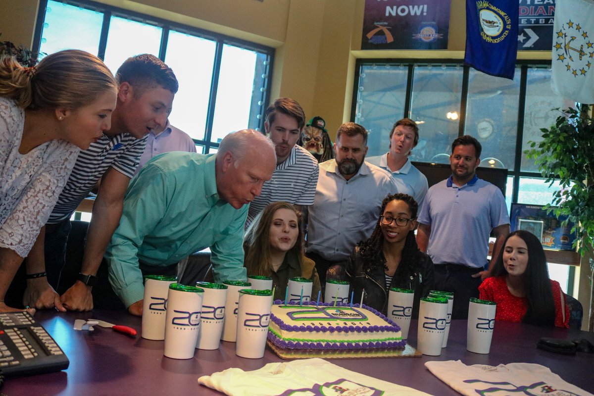 BRAINBOX_IM's tweet photo. HAPPY BIRTHDAY TO US! 🥳🎂

Today marks the 20th anniversary of when we opened for business. We're beyond excited to see where the next 20 years takes us! The future is bright! https://t.co/Au622pyFka