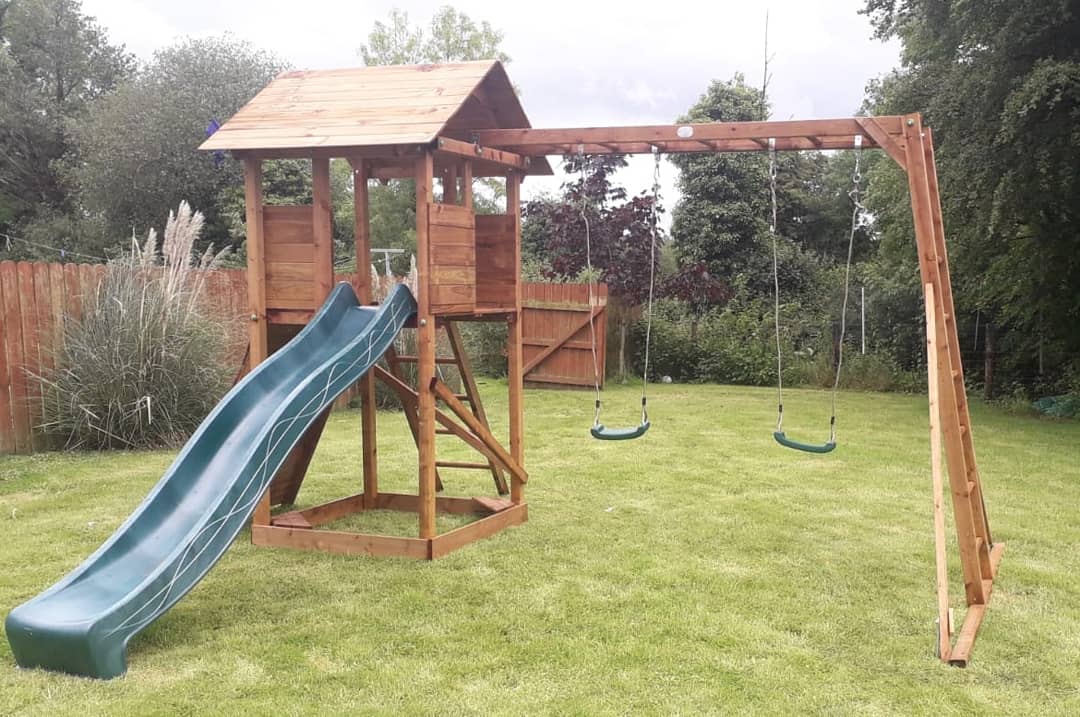 MrFlatpackIE's tweet photo. This @shedfactory PlayZone has it all, Slide, Swings, Ladder for Monkey Bars, Climbing Wall.... Count me in. Recently assembled by the MrFlatpack team.
☘
☘
☘
#playhouse #kids #children #kidsplayhouse #fun #childsplay #kidsfun #kidszone #garden #sun #happy #backgarden #dublin https://t.co/9evzKMolaR