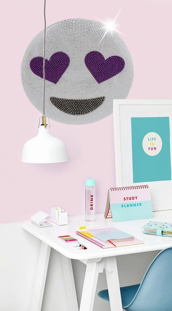 stickerbeans's tweet photo. My room, my rules. Rule #1: Be Happy! 😍✨ This mega-sparkly, mega-cute jumbo #WallSticker is the best reminder ever! #SmileyFace #StickerBeans #DoormStyle #SchoolSpirit #WallArt #JumboStickers #HeartEyeEmoji https://t.co/wp6JFealGF https://t.co/FJUv8Vj7cV