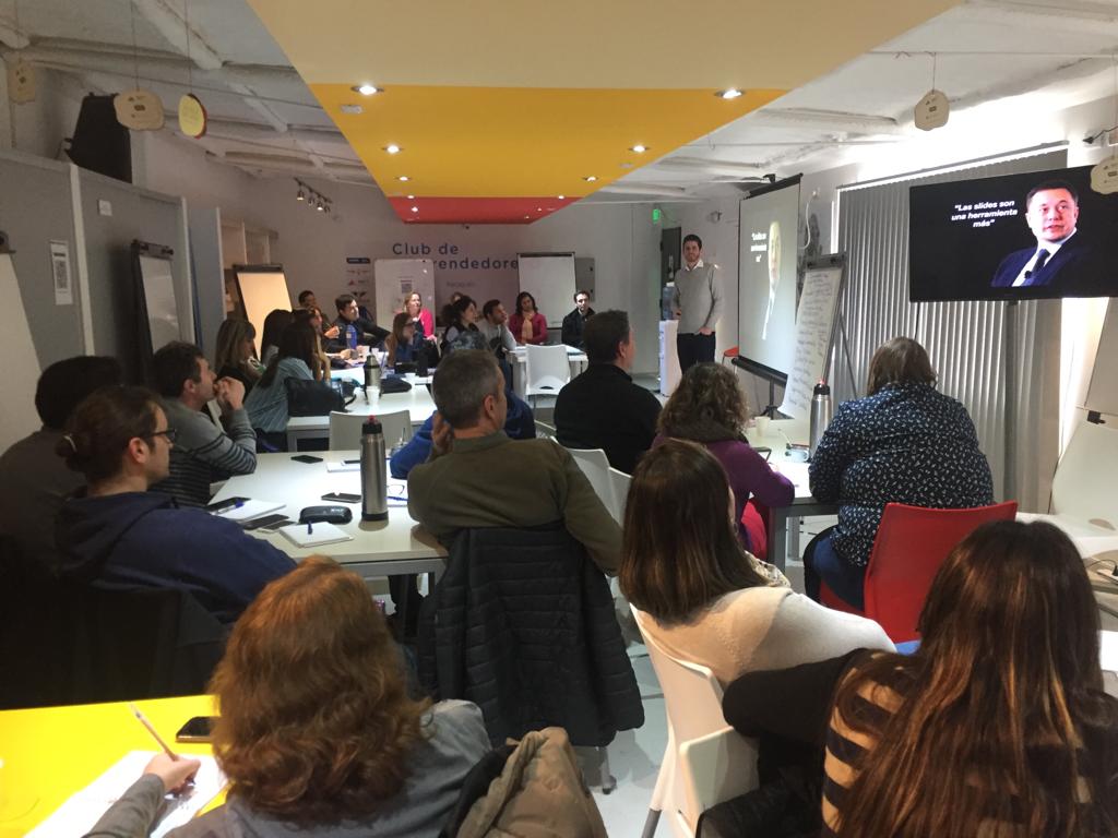 sebasebarbosa's tweet photo. Gracias @PAEArgentina @Emprear_Innova por haberme convocado para capacitar en #PresentacionesEfectivas al talento emprendedor neuquino en el marco del #ClubGI en @Adeneu. Muy linda experiencia y siempre un placer visitar #LaMejorProvincia. https://t.co/mTtBioqBm0