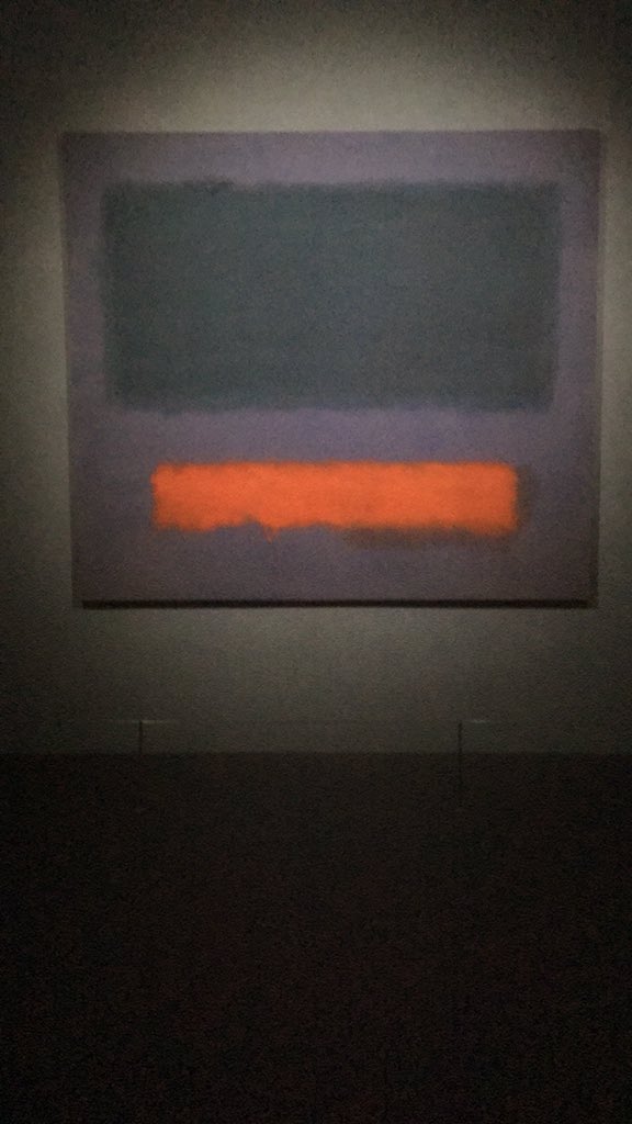 Rothko &amp; ik. Ik denk dat Rothko hier best tevreden over was geweest. Hoe intiem....hoe mooi. #StedelijkMuseumSchiedam #Rothko en #Hiske