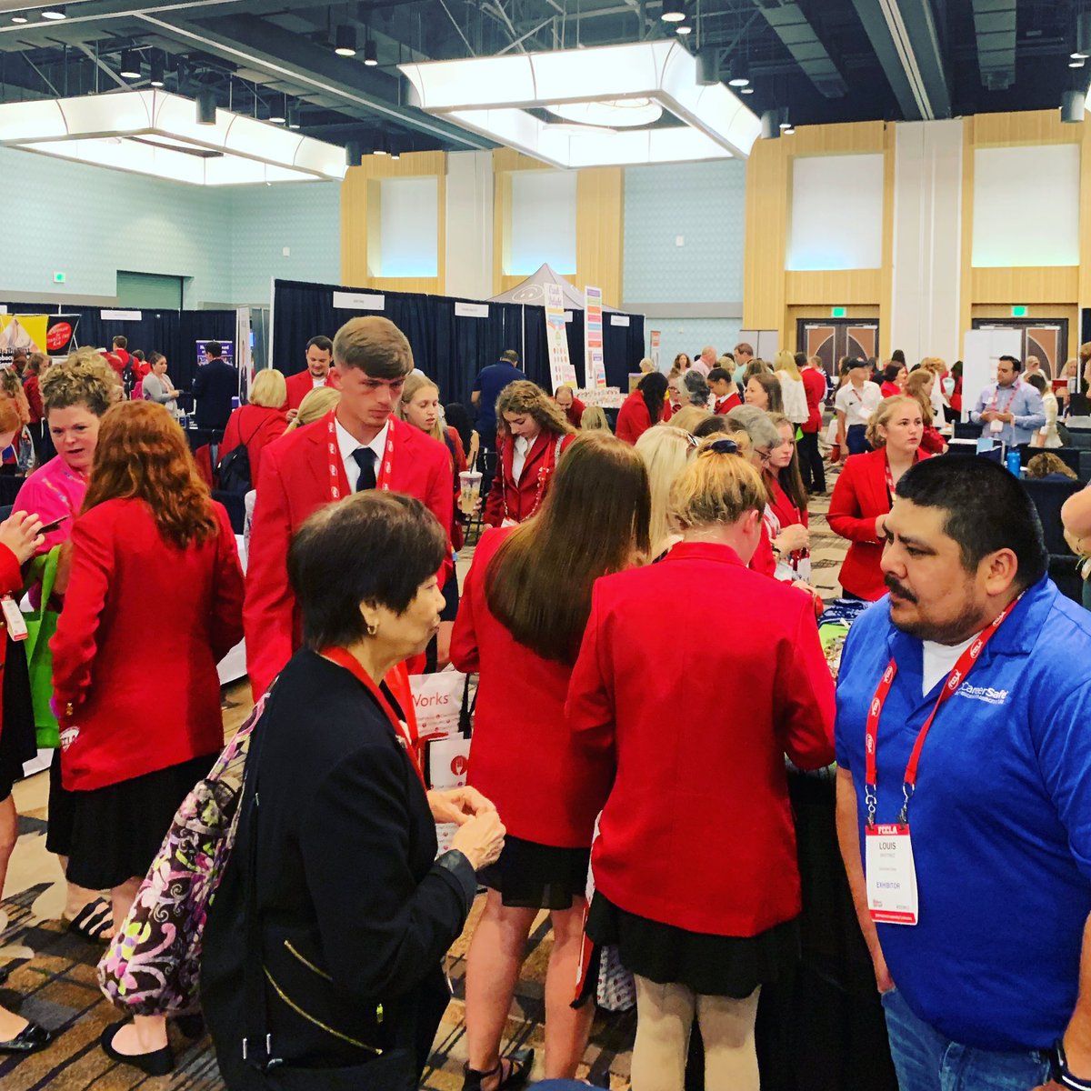 Robin Cronbaugh tweet media