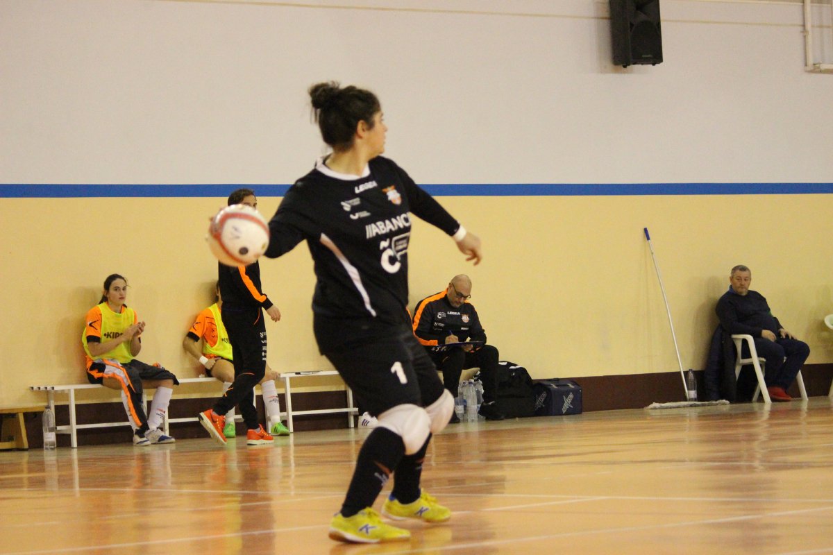 amarellefsf's tweet image. 🎙️⚽️ ENTREVISTA!!

La portera @caaar18 firma su sexta temporada en el @amarellefsf: “A pesar de haber descendido me parece que este año va a quedar en mi memoria como algo muy positivo”

* más info en amarellefsf.com/index.php/62-n…