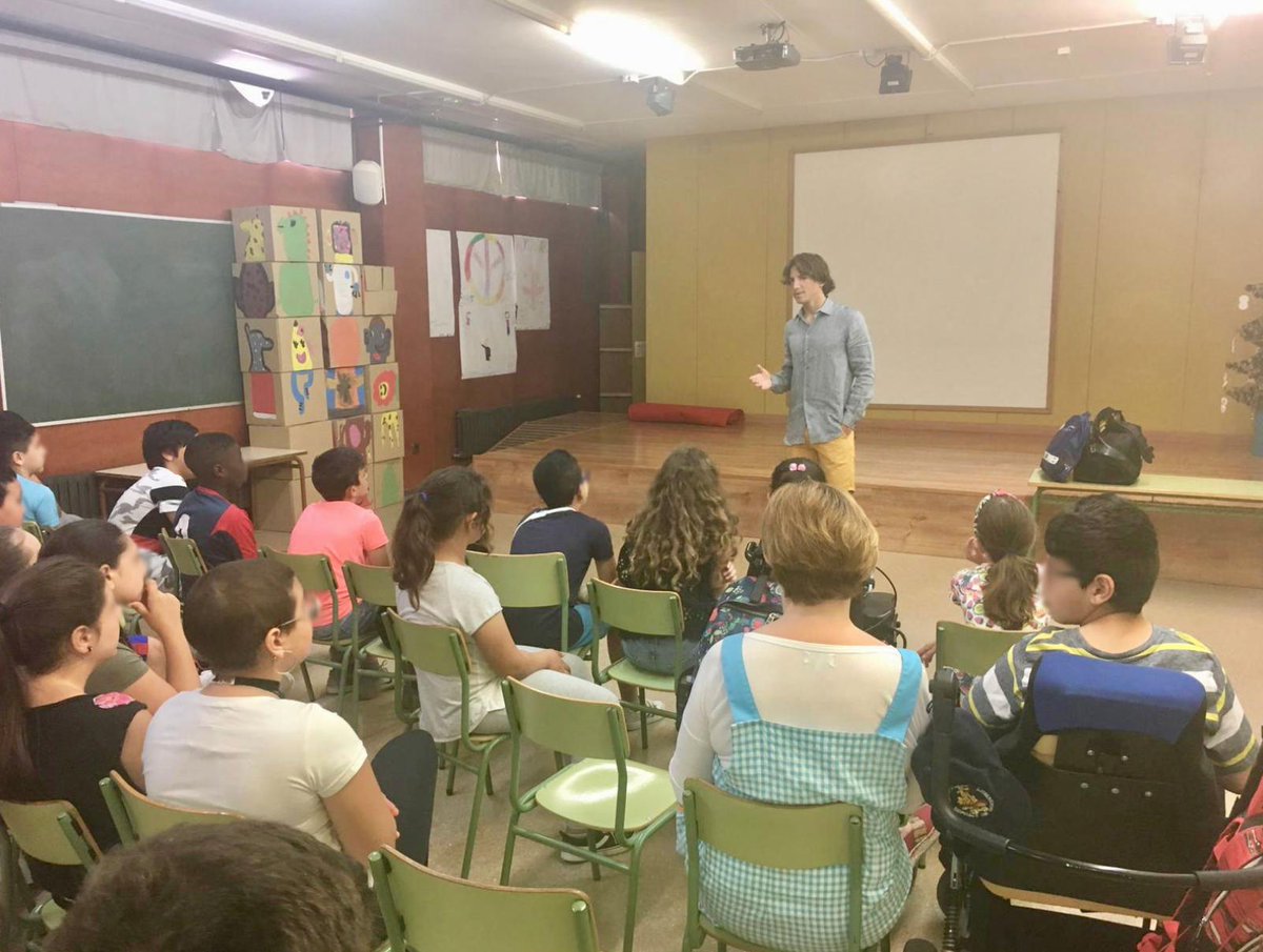 Hace unas semanas impartí una charla a los alumnos de 4º y 5º de Primaria del colegio CEIP Castàlia para inculcarles valores sobre el deporte. ¡Gracias por contar conmigo!
_
#formacion #educacion #valores #deporte #colegio #castellon #racing #F1