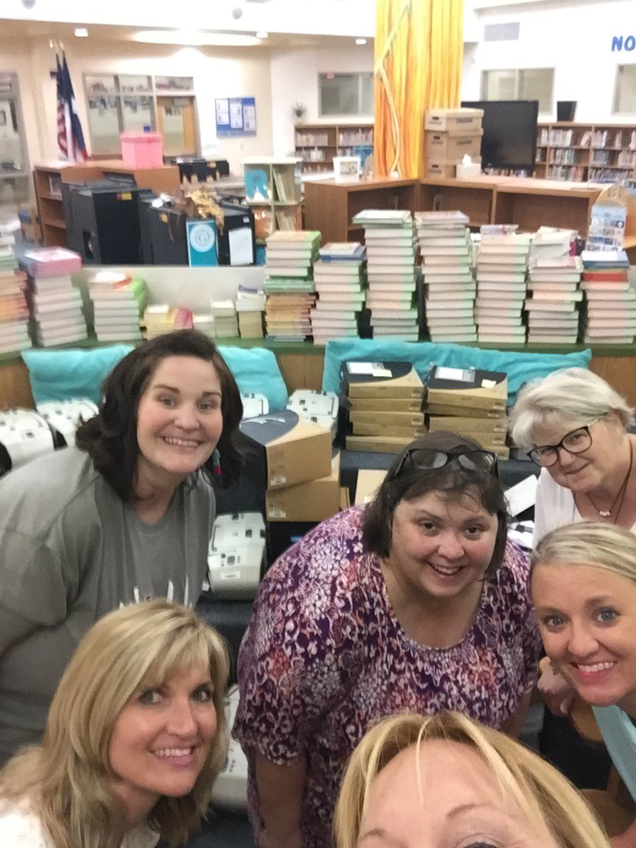 LibraryFord's tweet photo. L❤️VE our librarian team ⁦@GeorgetownISD⁩ Helping our newest team member ⁦@MitchellMavs⁩ ⁦@librarypurl⁩ ⁦@pickettlibrary⁩ ⁦@frostpolarbears⁩ ⁦@mccoylibrary⁩ https://t.co/9t3fvDsrVa