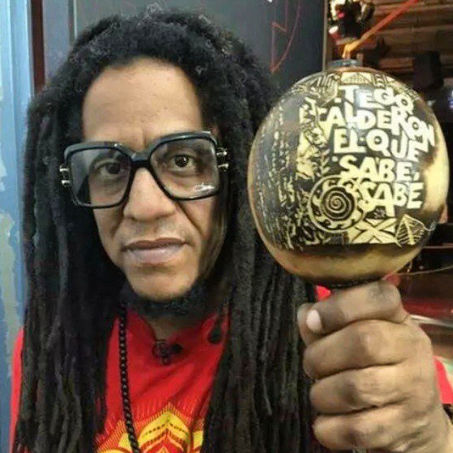 Maraca para <a href="/tegocalderon/">Negro Calde</a>
Comisión de Amarilys Ríos #maracaskenuati #elquesabesabe #maraqueo #instrumentovegetall #grabado #bomba #cultura #tallerkenuati #maraca #grabado #hechoamano #echalesemillaalamaracapaquesuene #unasolamaraca