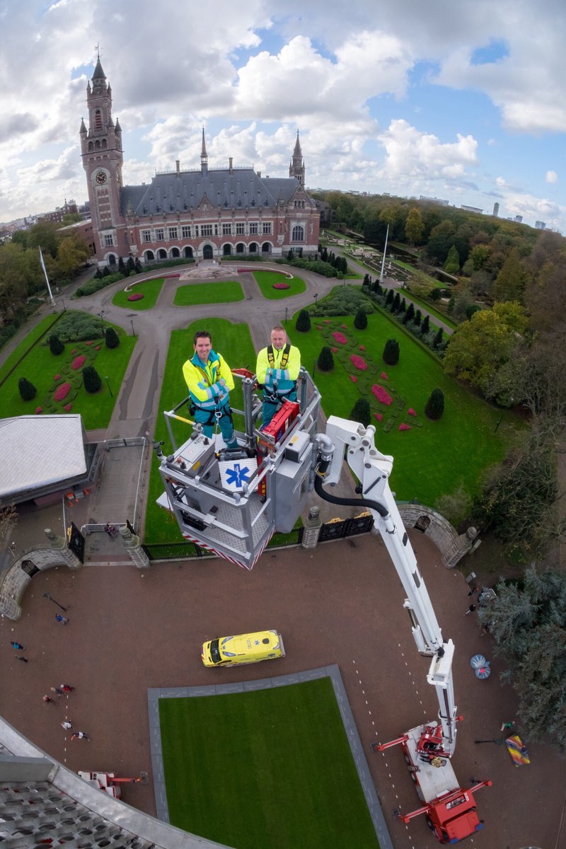 #Vacature Wil jij als Ambulanceverpleegkundige of BMH’er werken in een gevarieerde en uitdagende regio? Dat kan bij ons in Haaglanden! Bekijk onze vacature. bit.ly/2X53Quc 

#mooiwerk #bijzonderestad #helptaltijd #gemeente #denhaag #ggd #ambulance