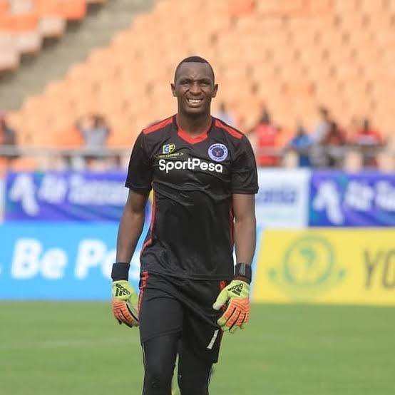 AdedePaulAdedeh's tweet photo. Who's the goalkeeper of the tournament as at today? 

Retweet- Matasi (Kenya) 
Like - Metacha mnata (Algeria) 

#HarambeeStars
#AFCON2019 #TotalAFCON2019 
#KENSEN #KenyaVsSenegal #AFCON19 #AfconStarsVsLions Mane Wanyama https://t.co/UYrwN3W9Q5