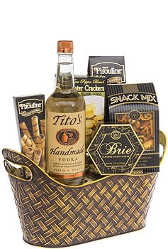 PompeiGiftBaskets (@pompeigiftbaskt) on Twitter photo Not only is <a href="/TitosVodka/">TitosVodka</a> everyone's favorite vodka, this is also our most sold basket! bit.ly/2FLyWjD
#titosgiftbasket #titosgifts #engravedtitos #customtitosbasket Not only is <a href="/TitosVodka/">TitosVodka</a> everyone's favorite vodka, this is also our most sold basket! bit.ly/2FLyWjD
#titosgiftbasket #titosgifts #engravedtitos #customtitosbasket