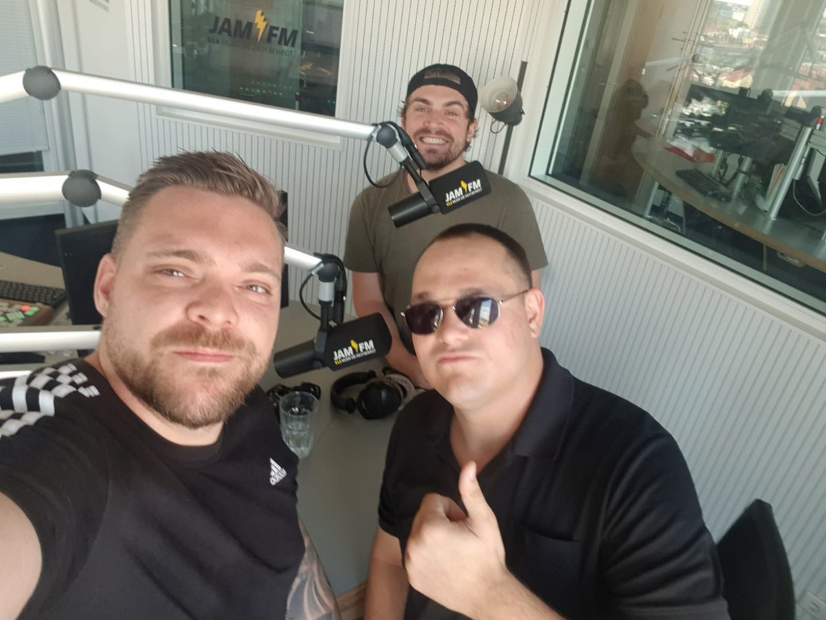 Esports jetzt bald nicht nur im Kino, sondern auch im Radio. Projektleiter <a href="/followAndreasKD/">Andreas Schaetzke</a> war heute gemeinsam mit unseren Partnern von Panthersgaming bei <a href="/radiojamfm/">Radio JAM FM  😀🔊</a> zu Gast und hat sich mit @dennisjamfm  über CLE #1 und Esport ausgetauscht.