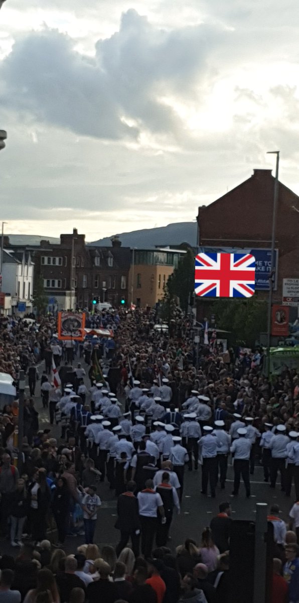 Albertbridge Road packed tonight for the beginning of the parade.. #LestWeForget