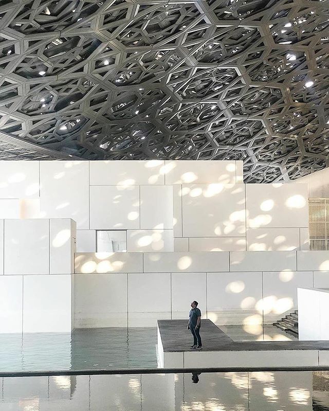 ¿Sabías que también puedes encontrar el famoso museo del Louvre en Abu Dhabi?
