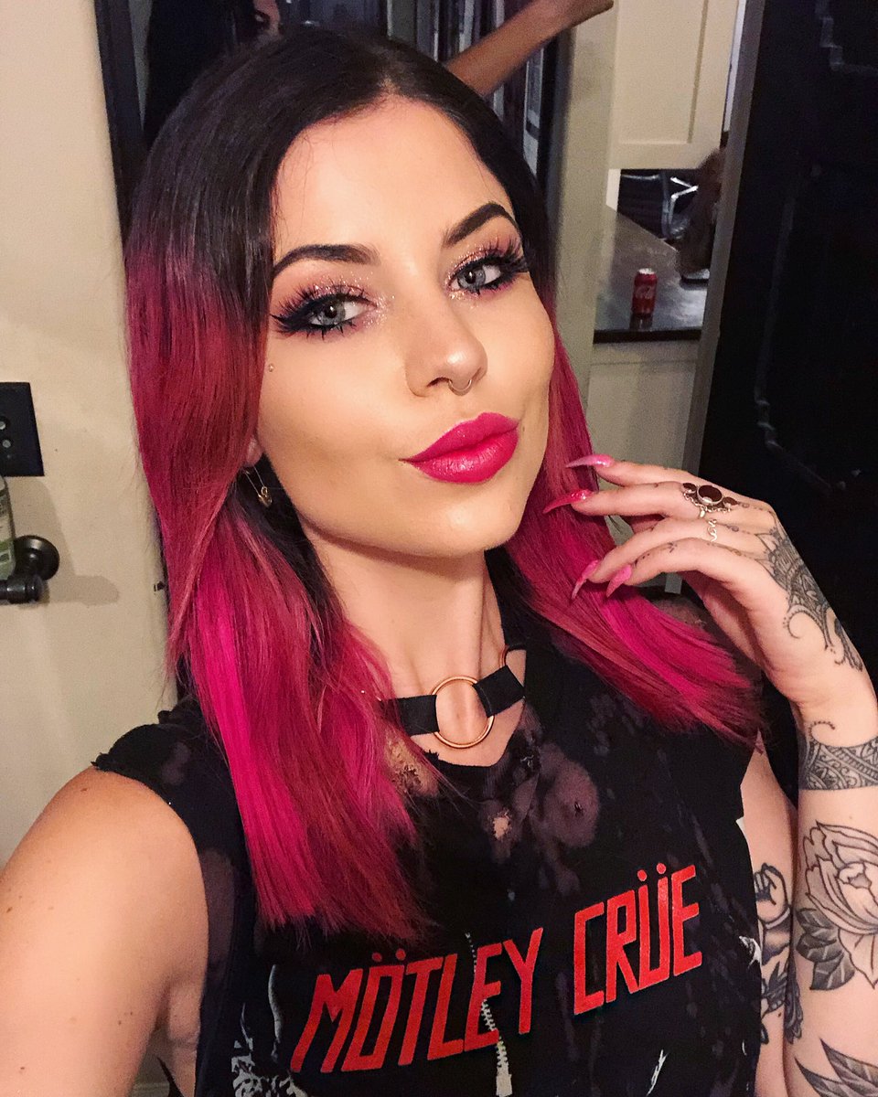 Aemelia fox twitter