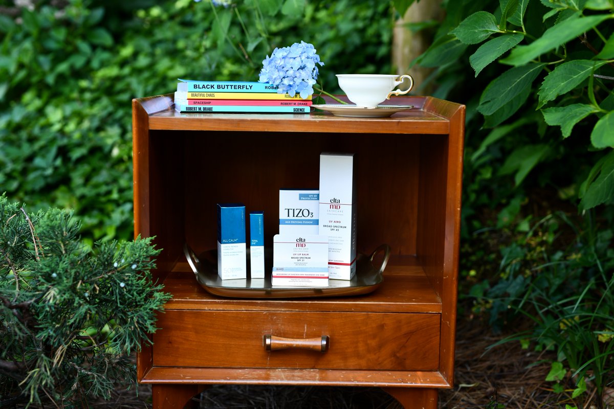 SeilerSkin's tweet image. No summer holiday weekend is complete without the right medical-grade sunscreen! ☀️ #Shop our extensive line of #skincare products online or in-store today: bddy.me/2J4sZk5