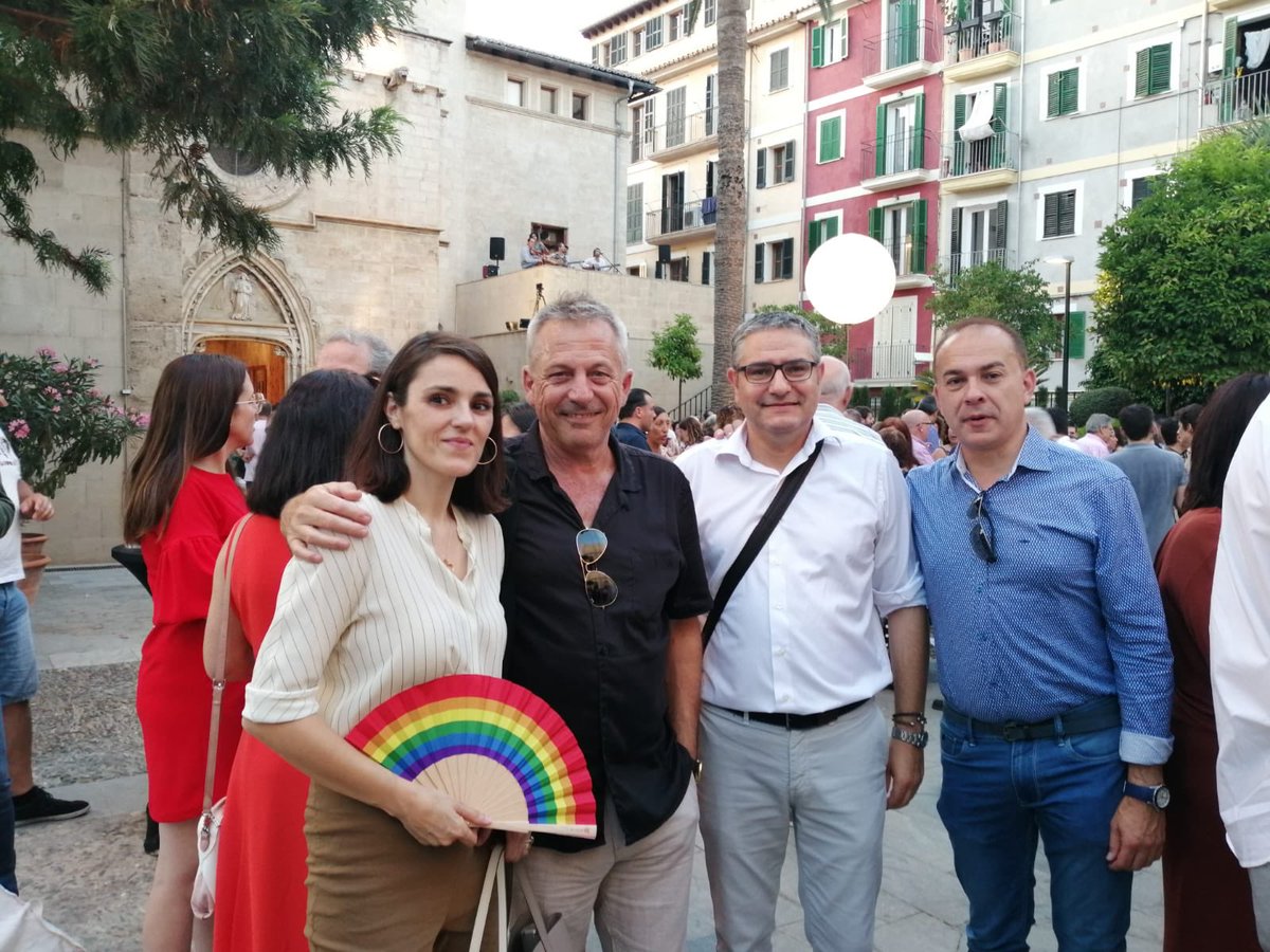 Algaidapsib's tweet photo. Un gran dia per recordar!! L’hem compartit amb @F_Armengol al Consolat. Enhorabona de tota l’Agrupació @psibpsoe https://t.co/VCD23cYjB2