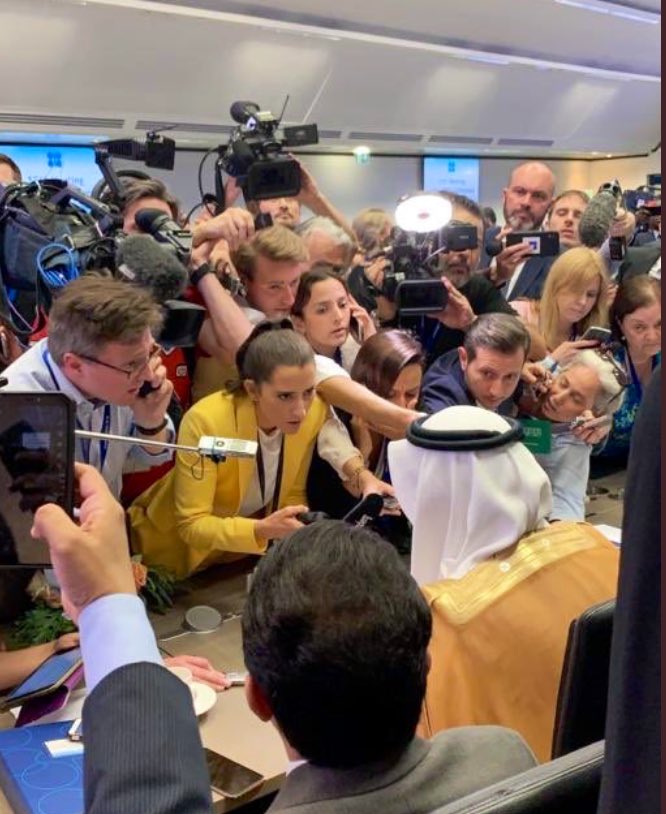 بعد اجتماع طويل كان من المفترض أن يكون سهلا وقصيرا، #اوبك تقر تمديد اتفاق خفض الانتاج ل 9 أشهر و تقر مسودة ميثاق التعاون (بعد معارضة مبدئية من ايران وبعد عدة تعديلات) لمأسسة التحالف بينها وبين شركائها من خارج المنظمة