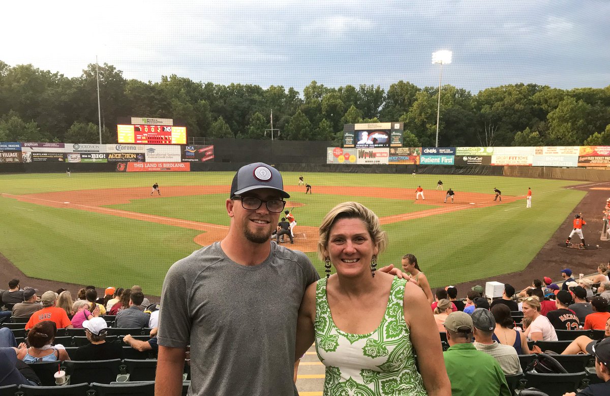 AusintheUS's tweet image. Huge thanks to @BowieBaysox for 🇦🇺 night at the ballpark with Aussie pitcher Alex Wells. ⚾️ fans got a taste of #Australia with an Aussie inspired menu, licorice &amp;amp; @Vegemite tastings, a @USAFL1997 demo from @BMoreDockers &amp;amp; Aussie-themed games between innings. And the #Baysox won!