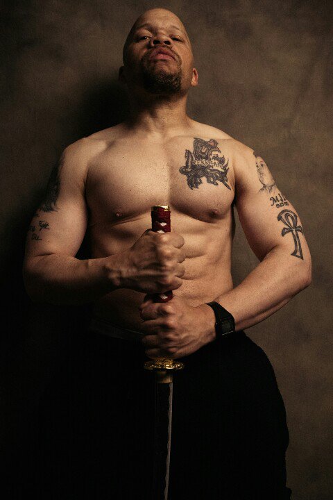 REKKHAN's tweet image. Chicago&apos;s own @REKKHAN taking a shot at #IRONHEART @AngelaBDirector         #SamBailey  https://t.co/ovuPpmd9Cv.  youtu.be/R19rNhCzBRE