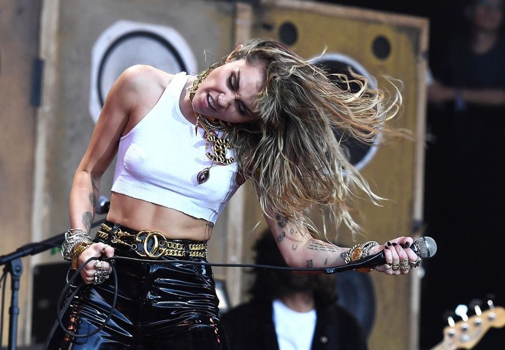 Miley Cyrus (@mileycyrus) on Twitter photo 