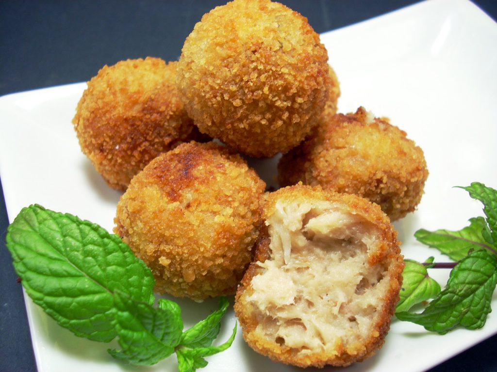 las_chef's tweet photo. Receta de bolitas de atún y queso crema. Una entrada que no puede faltar 😎 
https://t.co/RPemZXJIk3

#atun #quesocrema #platosdeentrada #entrada https://t.co/YKd6fBQxRm