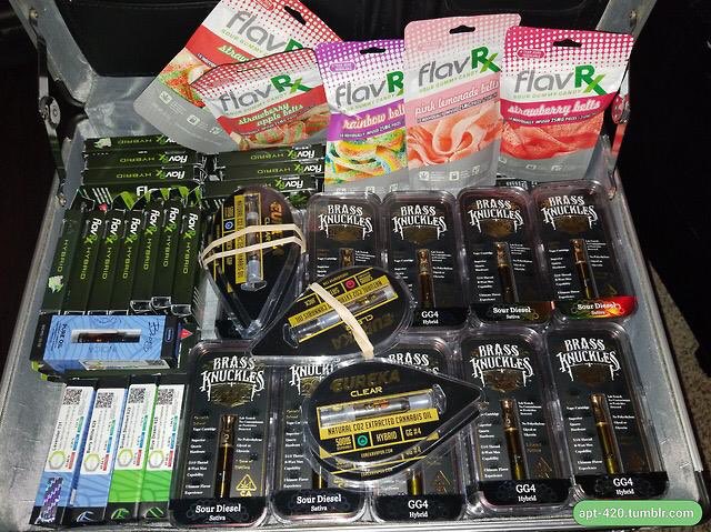 TaylorSmoke2's tweet photo. New flavors🥶
Snapchat : taylor.smvapess
9198938678 , tel. 5076902742.                     

#brassknuckels #brassknucklesupply #instock #420friendly #getitnow #newflavors #BET #instagram #facebook #flavRx #allin #BIGMONEY https://t.co/eFsUXTpO76