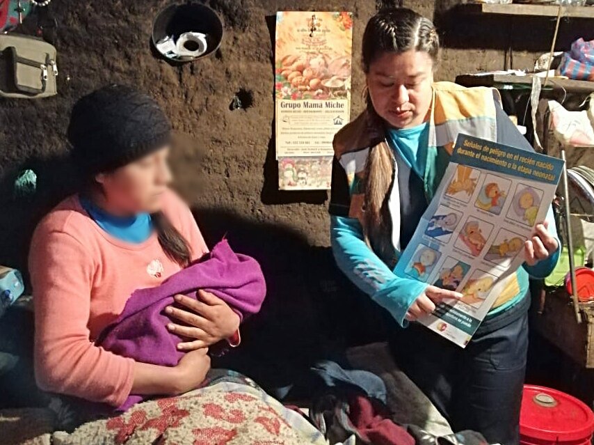 DPS_LosRios's tweet photo. El #MédicoDelBarrio brinda seguimiento y atención integral a embarazadas en riesgo; socializa prevención de signos de peligro del recién nacido y realiza atención odontológica a estudiantes de Escuela José Joaquín de Olmedo en parroquias Guanujo, Salinas y San Lorenzo en #Bolívar https://t.co/Hi2S7a2mGD