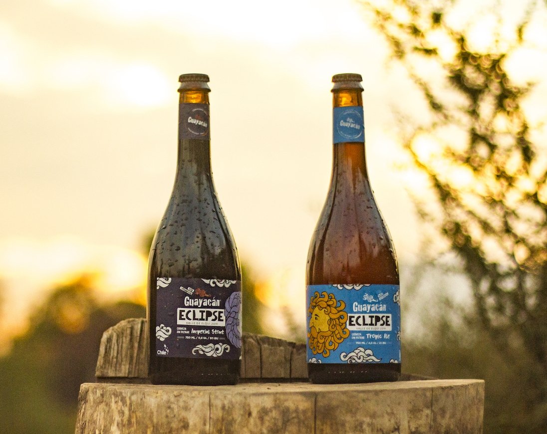Y a propósito del #EclipseSolar2019 <a href="/CervezaGuayacan/">Cerveza Guayacan</a> - ubicada en pleno Valle de Elqui - acaba de lanzar ECLIPSE, su nueva Serie Experimental con dos estilos de cerveza para celebrar este hito astronómico 👌 #EclipseTotal