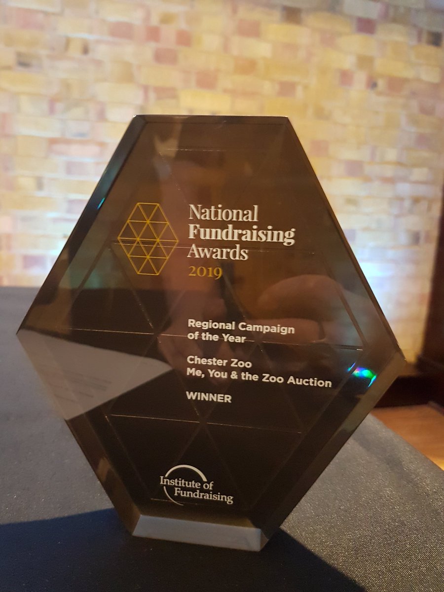 BettyShmem's tweet image. We only went and bloody did it!! Thank you to all the amazing people who supported us during the #MeYouAndTheZoo @chesterzoo  auction!! Together we're  #PreventingExtinction! 👊🏻🌍😘  #IoFAwards #ProudFundraiser #Chester