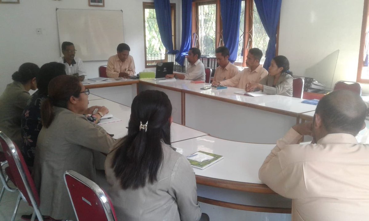 ppklflotim's tweet photo. @ppklflotim bersama Dinas Koperasi dan UKM Kab. Flores Timur. Melalui Bidang kelembagaan dalam Melakukan Kegiatan Monitoring terhadap Koperasi  Kredit Guru Kelubagolit yg terletak di Kepulauan Adonara Desa Nisakarang. Kec. Klubagolit. #SemangatPPKL #Penyuluhkoperasi https://t.co/oje9MpnvIG