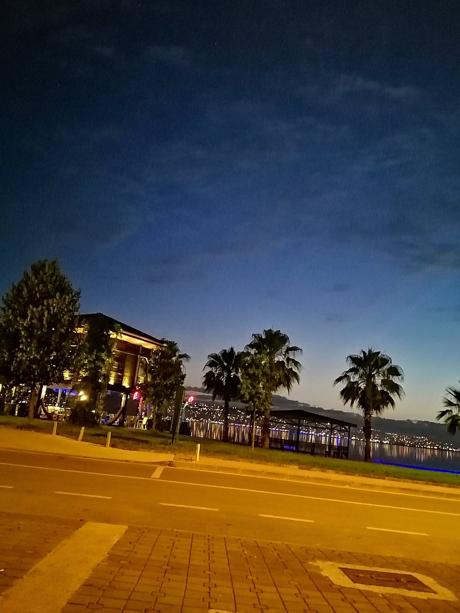 Malkooluu1's tweet photo. 🌒 https://t.co/9Hzkcv8HI7
