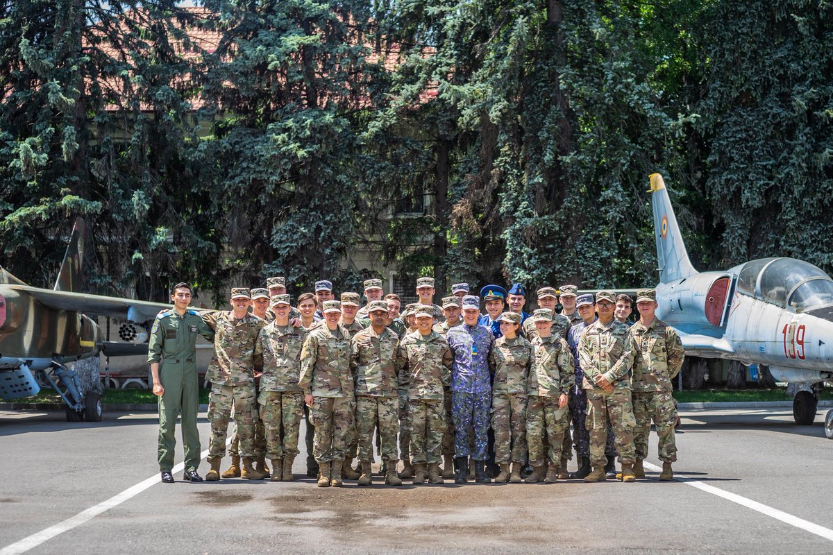 AlexWizardPro's tweet image. I had a wonderful time in Romania visiting Bucharest, Constanta, Brasov, Sibiu and Timisoara. I will miss Romania!