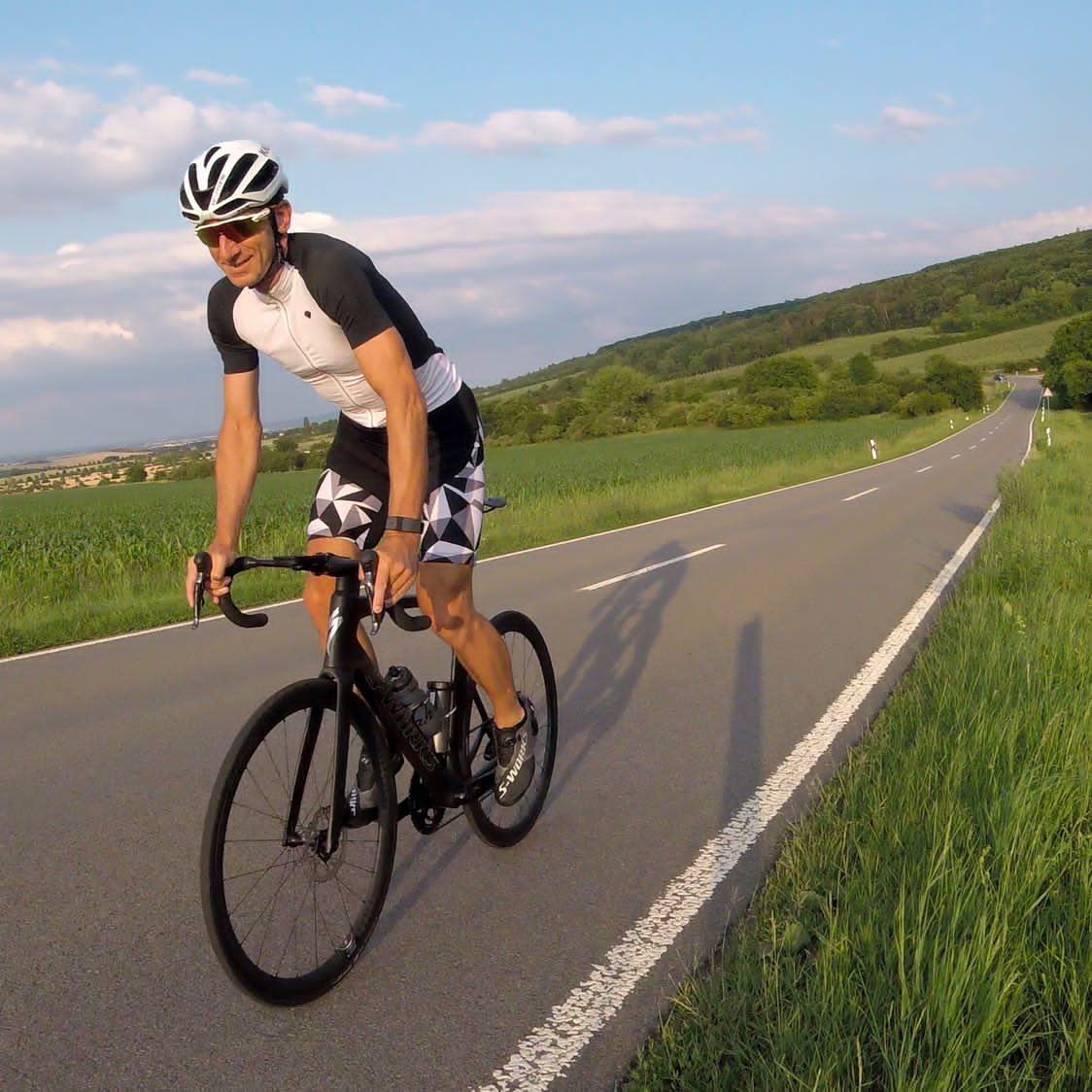 SanticShop's tweet photo. Getting back on the training track!
.
https://t.co/rWFD3iFR06
.
#cyclingphoto #biking #roadlikethese #ridingbike https://t.co/axSJdB0BJX