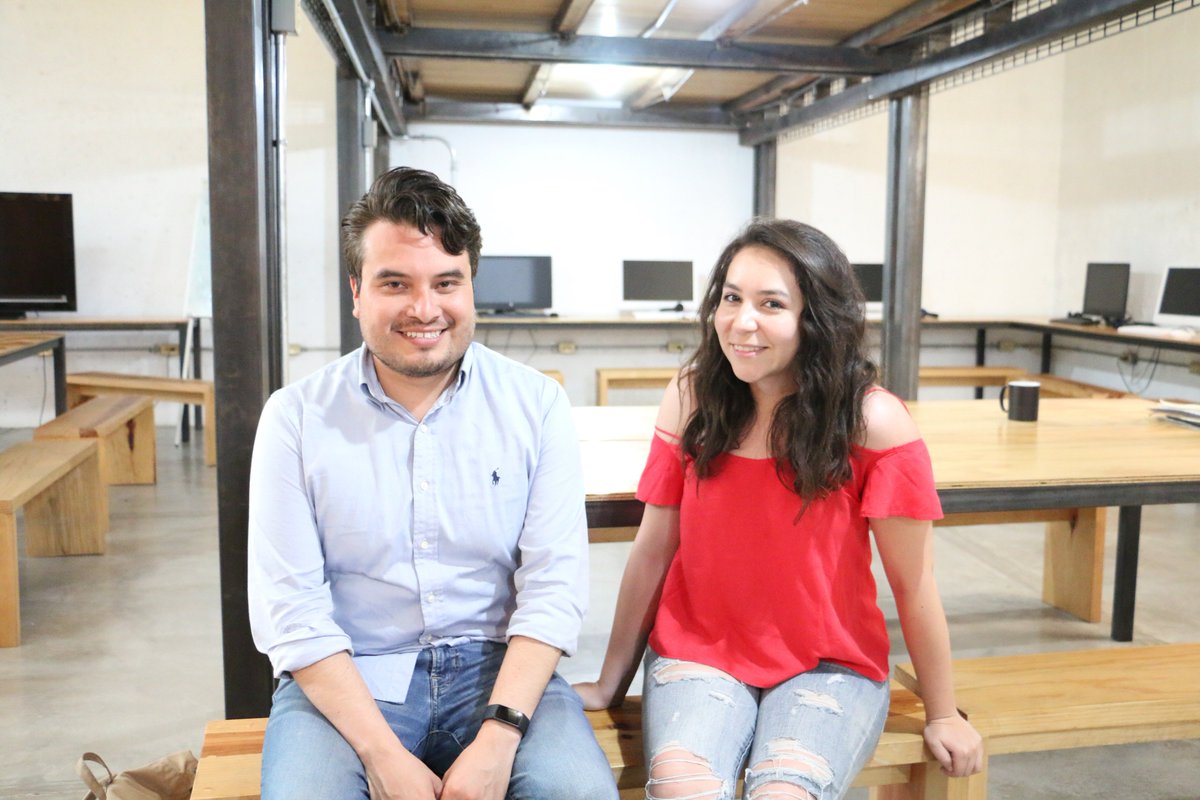 MartinMathusGS's tweet photo. Daniela Gutierrez y @drescamillag de @LSEnews realizarán el primer estudio de impacto de @inviertet3 en #Oaxaca. 
La idea es demostrar que nuestros esfuerzos no sólo benefician a nuestros estudiantes, sino q existen spillovers que impactan a nuestra comunidad. 
Gracias. 
Seguimos https://t.co/m6Ry2NLVZg