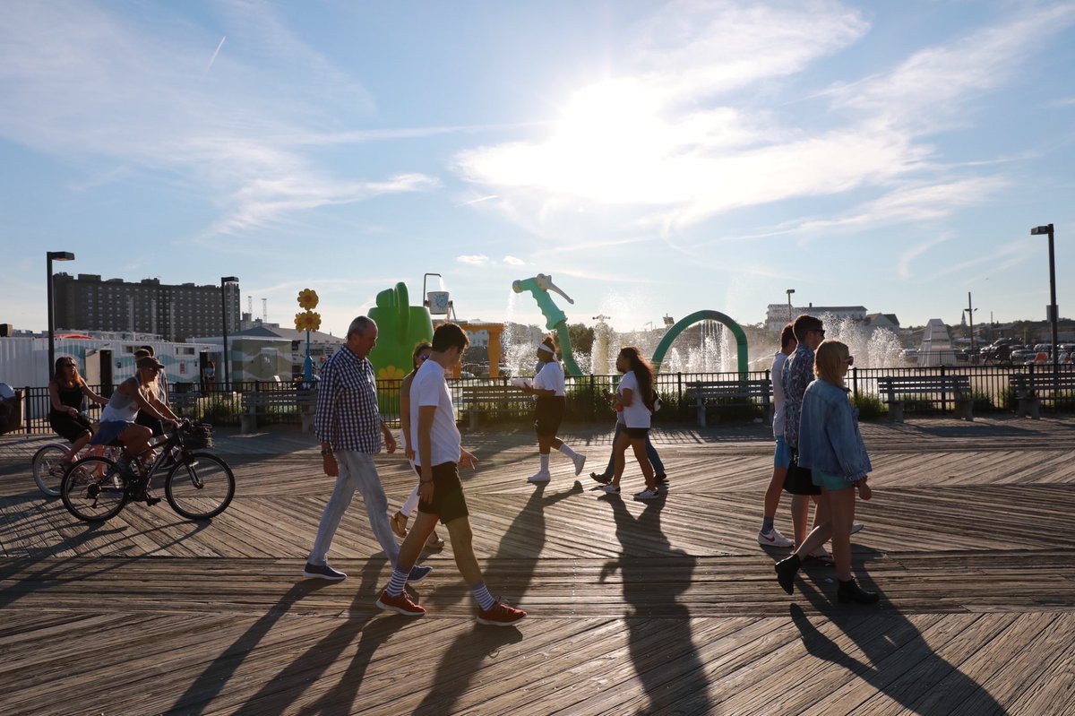 GovMurphy's tweet photo. A beautiful night in Asbury Park with @FirstLadyNJ, Josh, Emma, Charlie, and Sam. With beaches and state parks open for business, New Jerseyans are ready for the Fourth of July holiday! https://t.co/RzGtsM9P7y