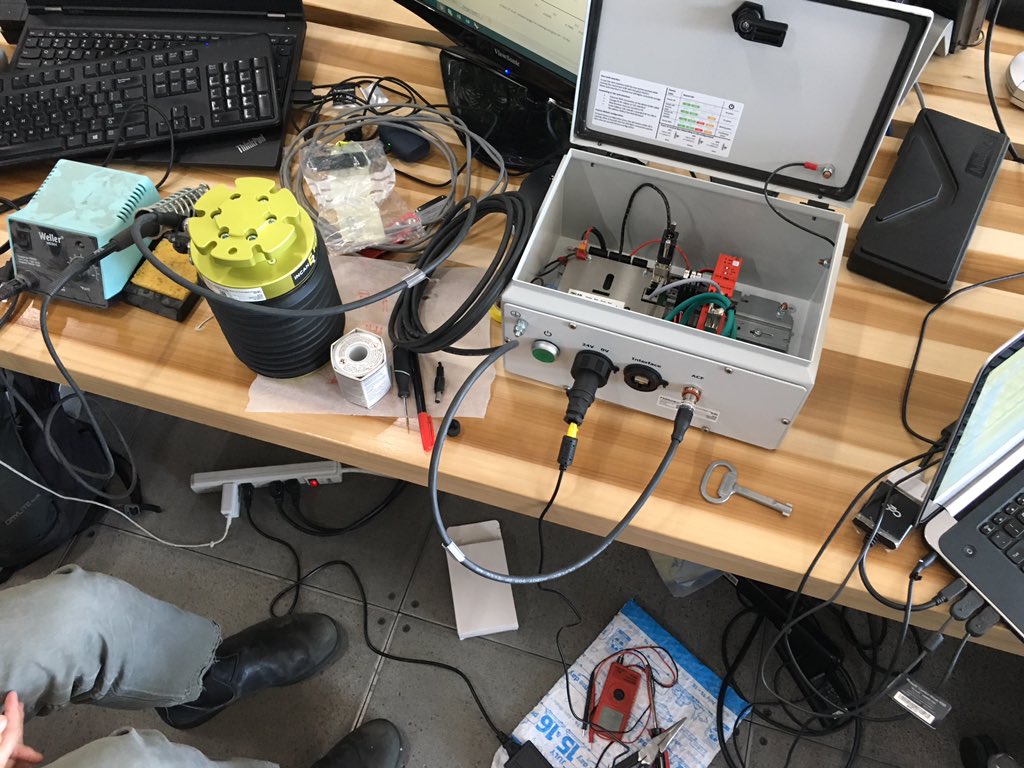 colemajr's tweet image. Machines with brains 🧠 🤖 🔥 enter skynet #zahner #internprojects #robots