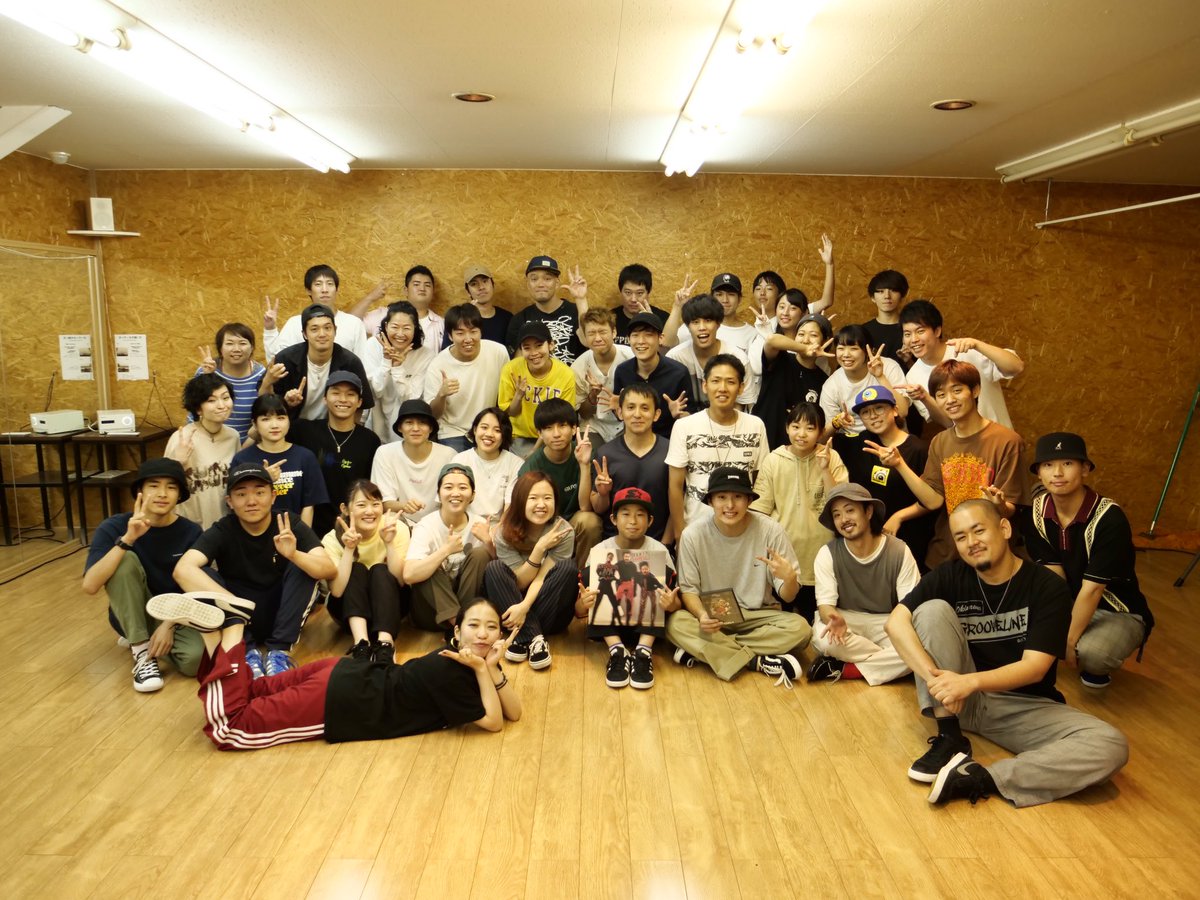Ricky1989ep's tweet photo. 第2回FunkyP & Ricky Class合同練習会!
今回もいい感じに盛り上がって楽しかったなー!
みんなの成長、繋がりを感じれたいい時間でした^ ^
参加したみんなありがとう!!
そして練習会とは思えない写真のクオリティ笑
#funkyp #ricky #pop #boogaloo #animation #EXmatic. https://t.co/MPoG29Yuhv