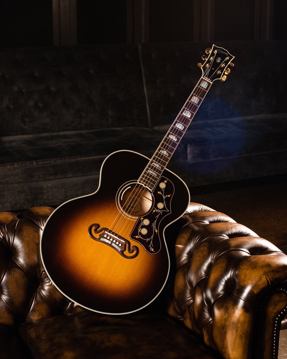 gibsonguitar's tweet photo. SJ-200 in Vintage Sunburst #gibson https://t.co/QFpkdvD1rW