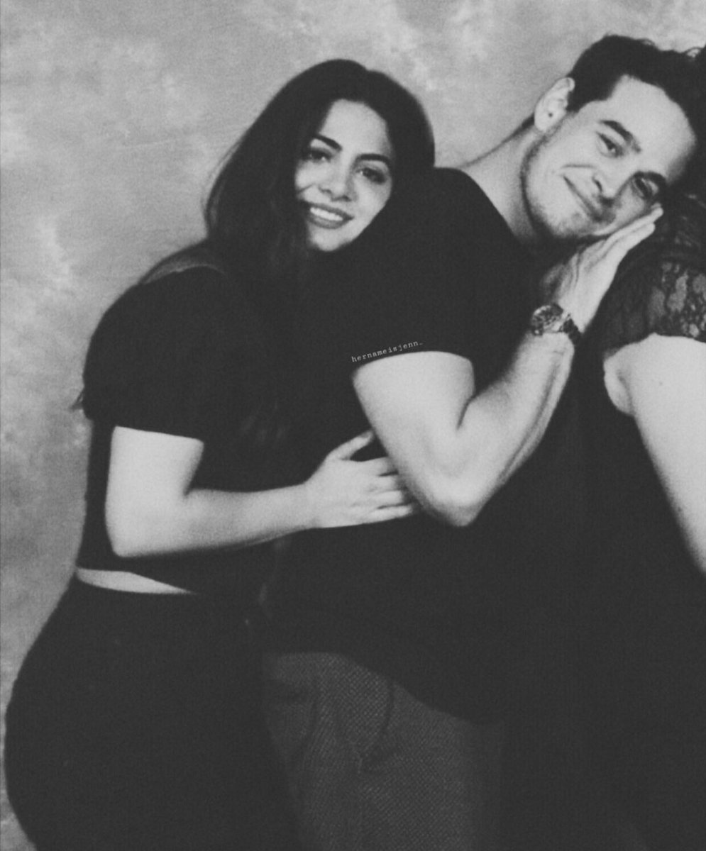 hernameisjenn_'s tweet image. Alberaude/Sizzy being cute asf. 💞 

#THOS3 #shadowhunters
