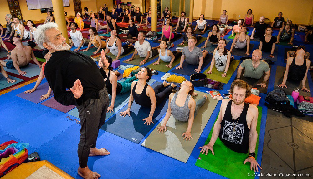 DharmaYogaNYC's tweet photo. "Try to move together. When we move together a collective mind is formed, and then we share all the tricks with each other."

--Yogi Sri #DharmaMittra
Photo by Jeffrey Vock https://t.co/2SAjL26OdQ