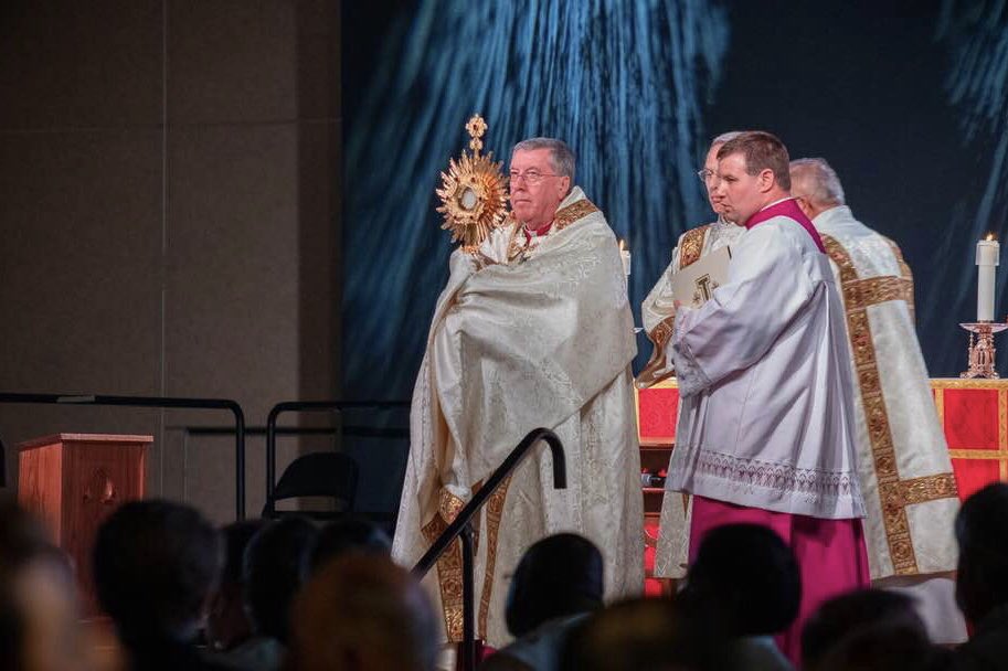 Bishop Baker carried the Eucharist from <a href="/BJCC/">BJCC</a> into the streets of Birmingham on Friday, June 28 (📷 Bishop Baker) #bhmec2019