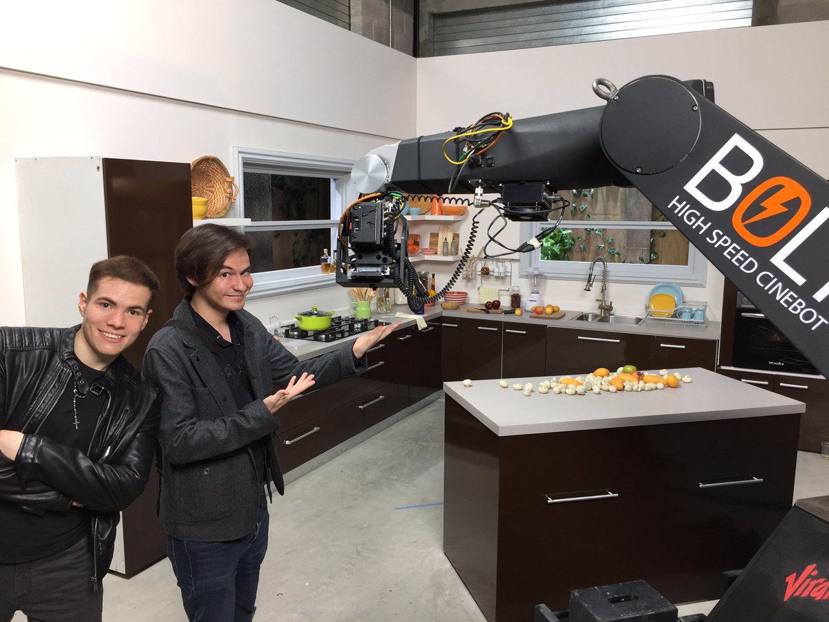 HolseyAlexander's tweet photo. Pasando el rato 😂🤷🏻♂️
#tv #specialeffects #film #televition #friends #bestfriends #bros #travelblogger #adventure #happy #happytime #adventurer #goodtime #party #backstage #fun #cooking #kitchen #magic #commercial #instaboys #great #Filmmaker https://t.co/KFCBJrZipc