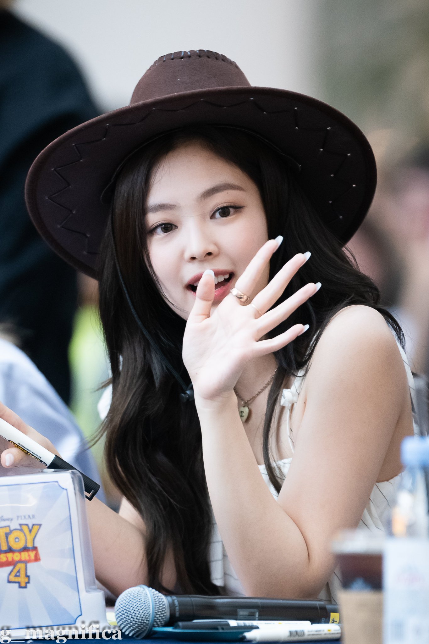 大特価】BLACKPINK jennie ジェニ着用風 くま耳ビーニー