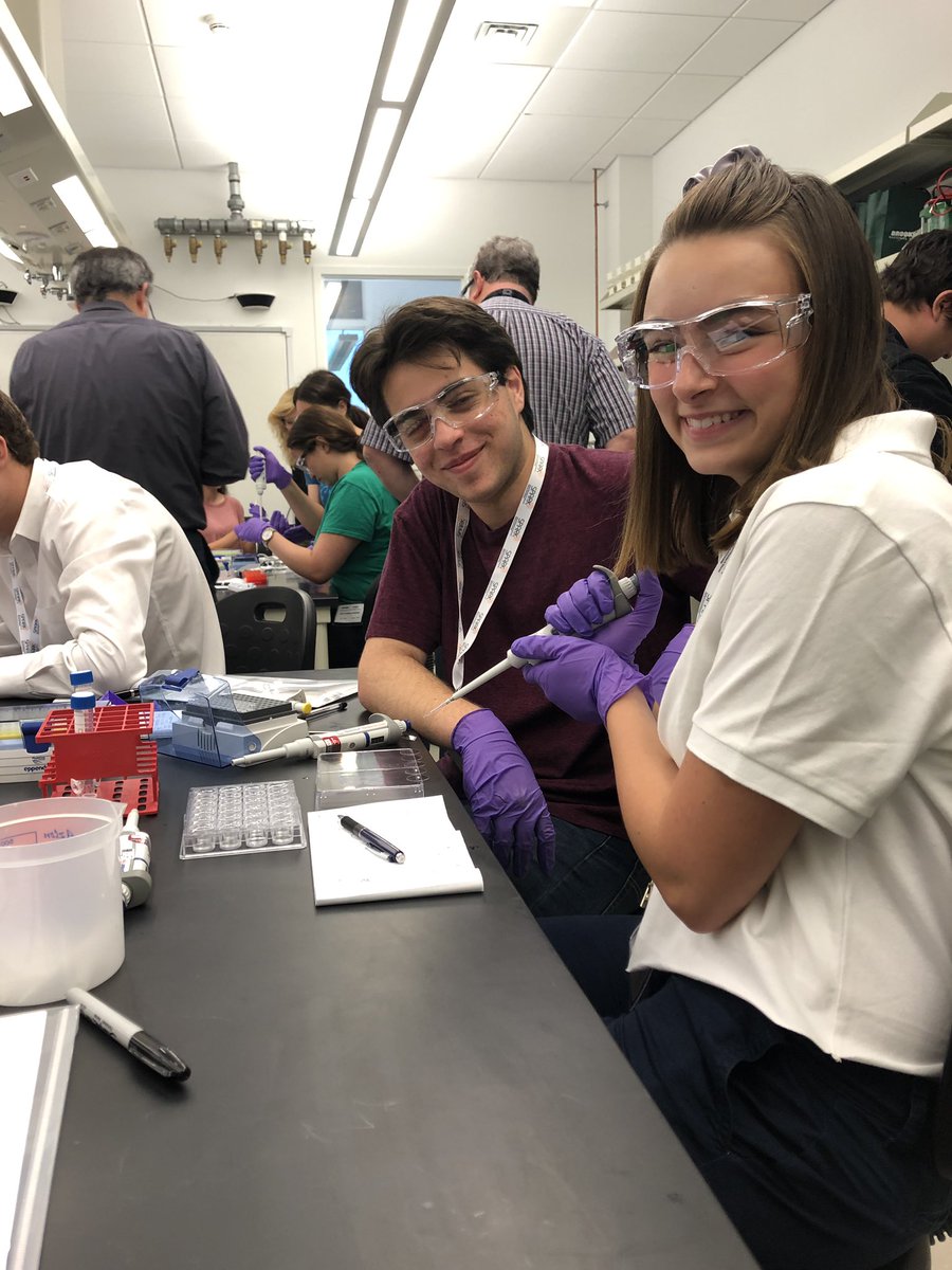 Biochemisme's tweet photo. #science doesnβt stop for summer vacation! @PatMedHS Ss PJ and Meghan are doing the Proteins in a New Light conference at #NSLS2 @BrookhavenLab #proteincrystallography #research #GoPatMed https://t.co/2Sct4HDnPc