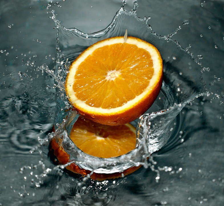 HblSalazar's tweet photo. A common serving of fruit juice has double the calories of a serving of fresh fruit. What's YOUR favorite fruit? #TheMoreYouKnow 🍎🍋 https://t.co/HFtyvAcPMk